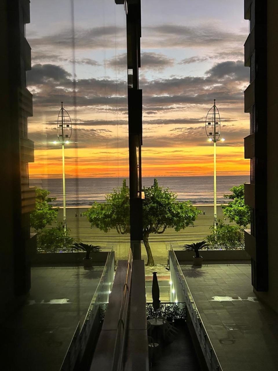 Avenida Atlantica, Beira Mar, Pe Na Areia Apartment Balneario Camboriu Bagian luar foto